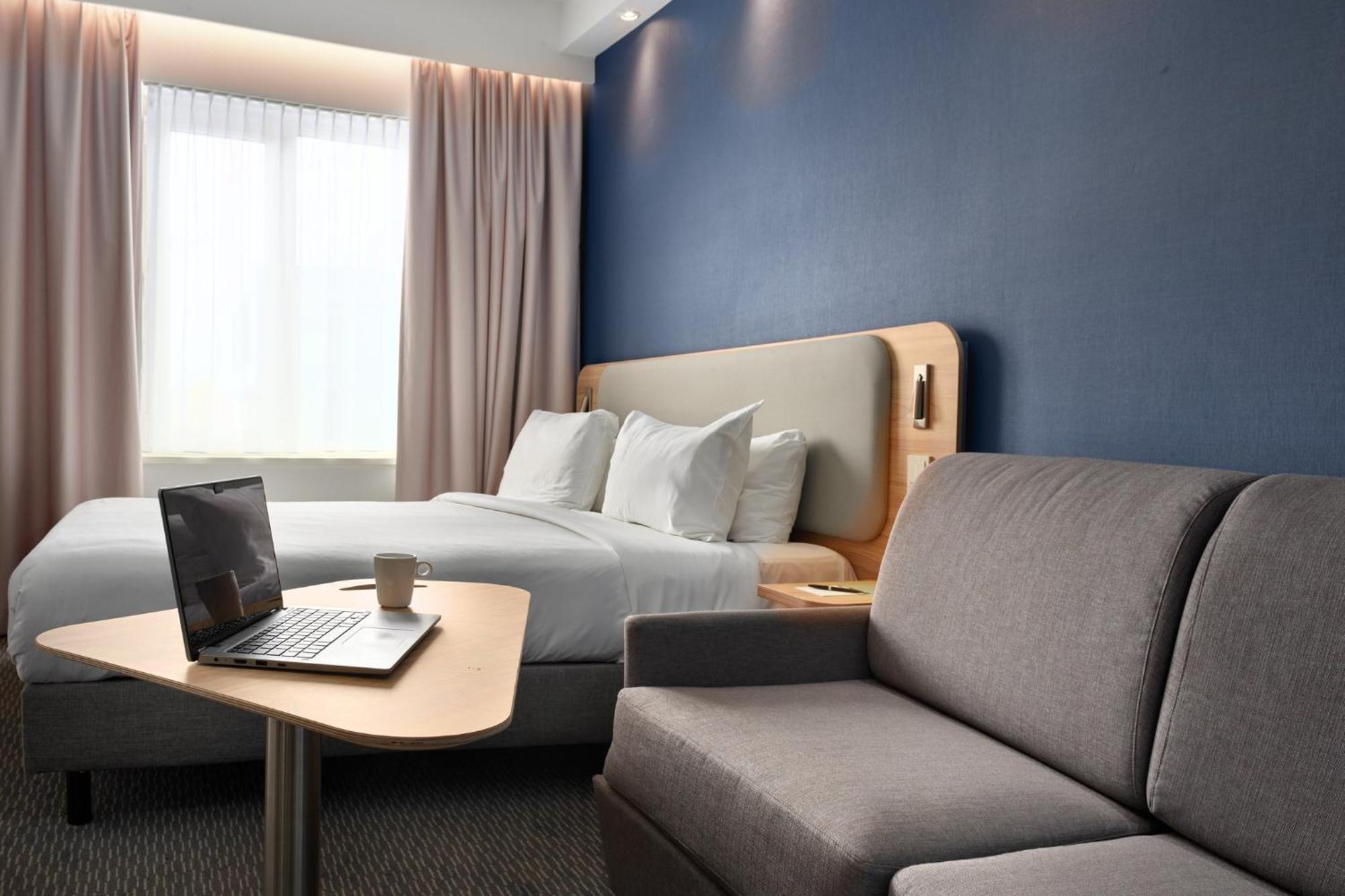 Express By Ihg Hotel 3*